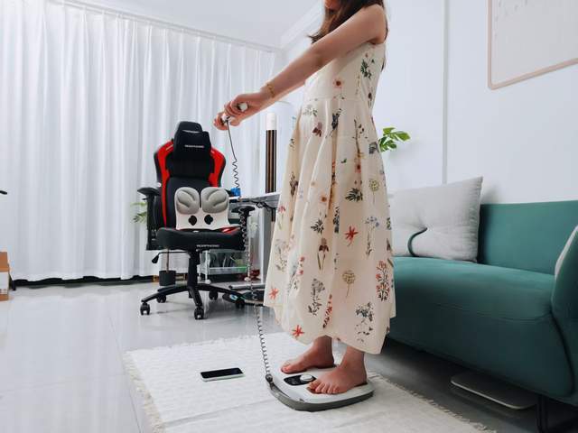 3频8电极+12项数据+97%准确率有点全面瓦力棋牌游戏InBody体脂秤H30评测：(图5)